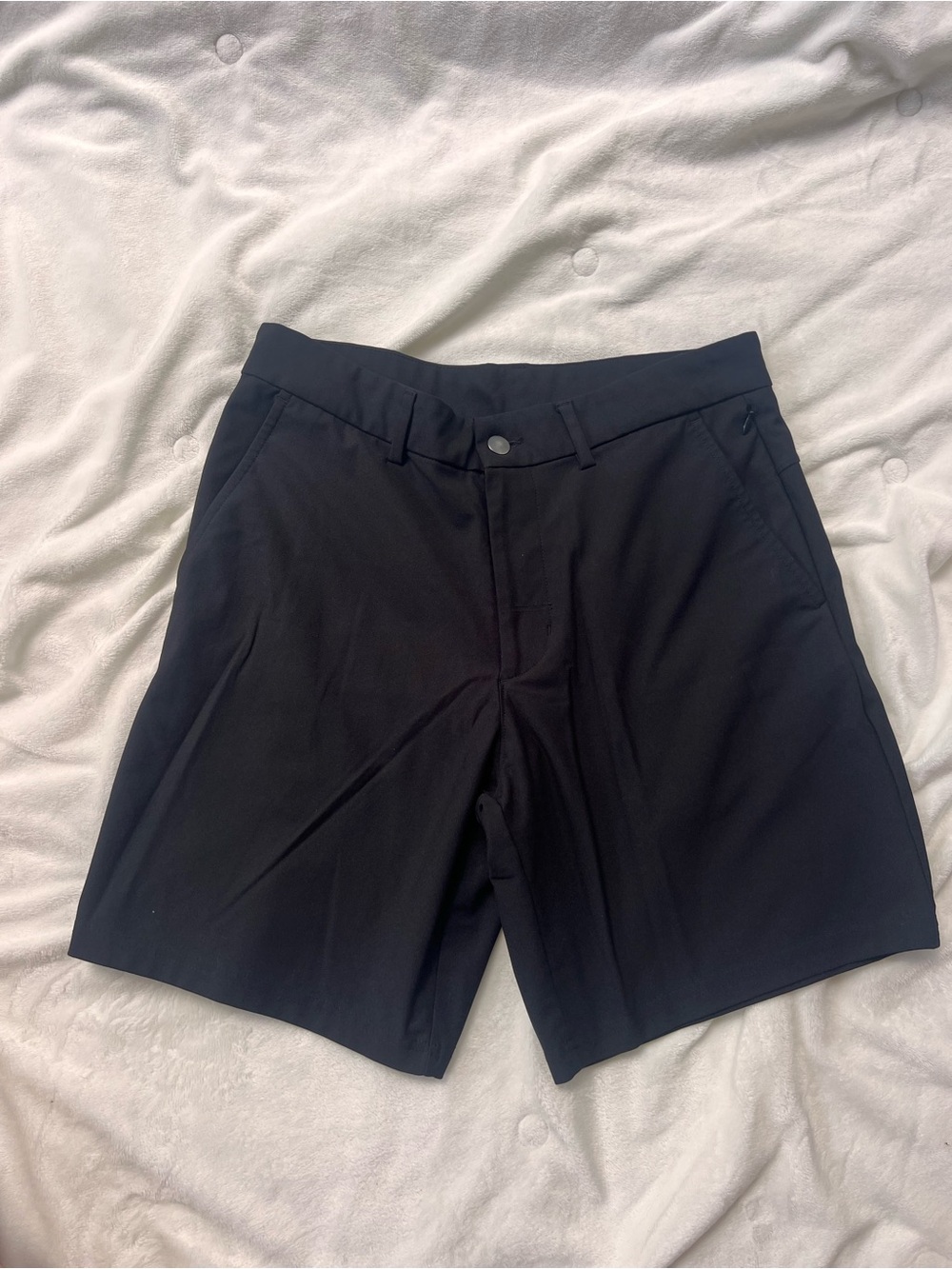 Old Navy Men's Black Tech Hybrid 4-way stretch  Shorts size 30-Black